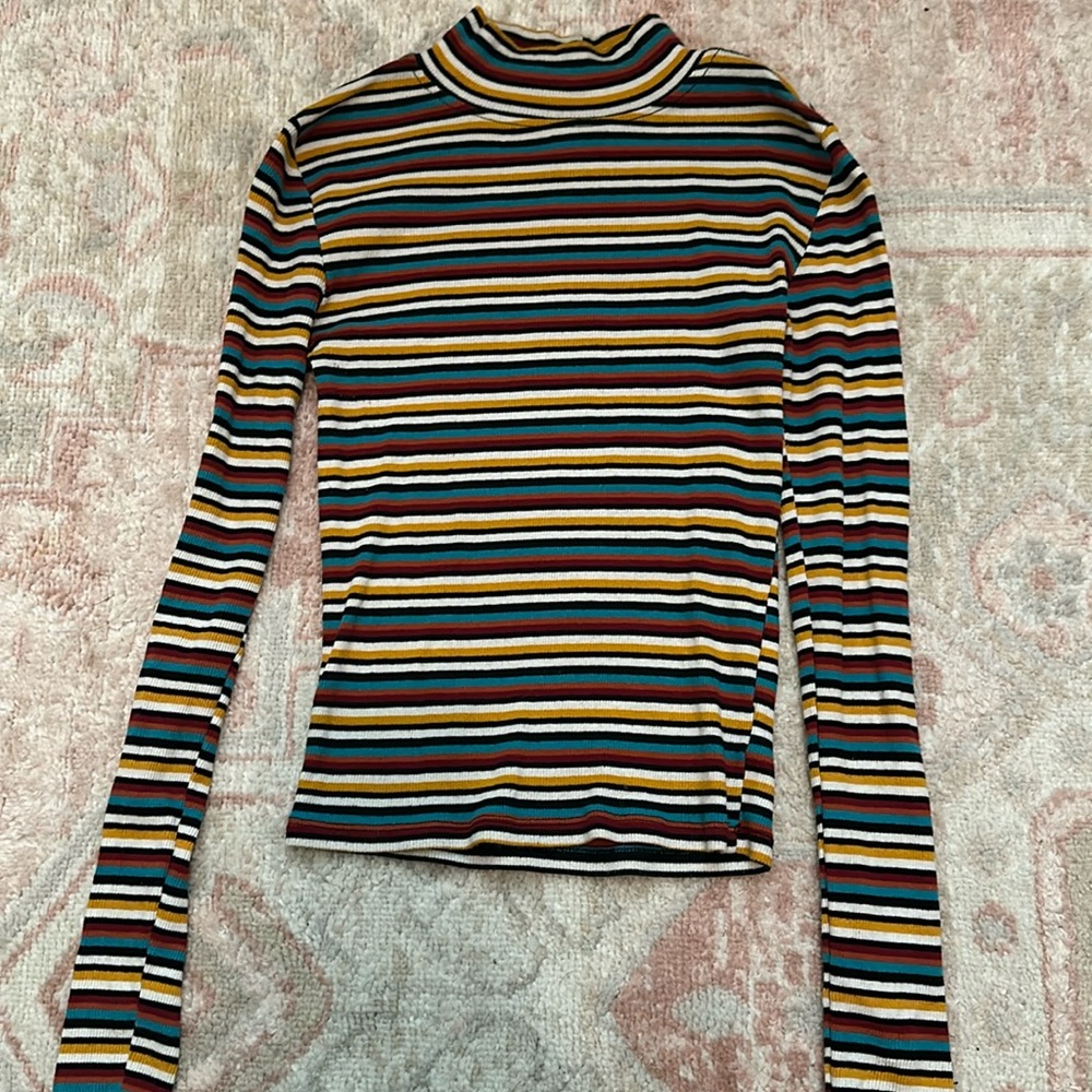 Multicolored mock neck long sleeve top